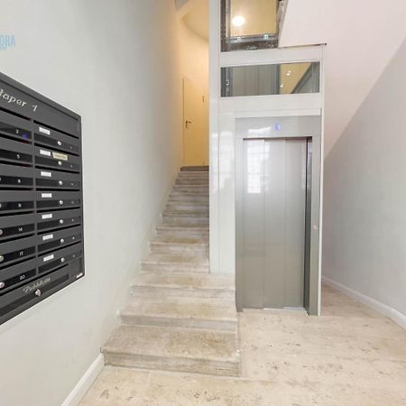 Slataper 11 Tirabora Short Rent Apartment Trieste Bagian luar foto